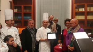 Il vincitore del premio -Innovazione” con la giuria