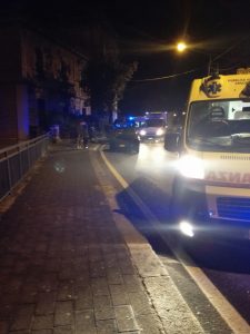 incidente via benedetto croce ambulanza