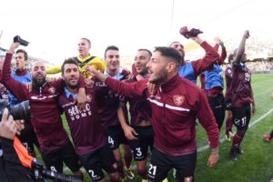 esultanza gruppo Salernitana